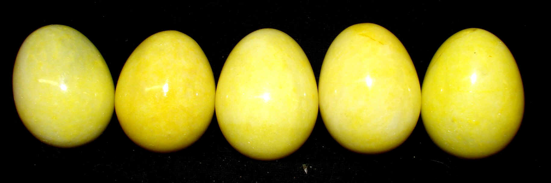 2inchyelloweggs.jpg (582341 bytes)